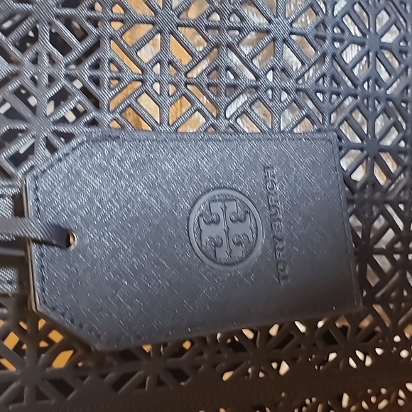 🆕️Tory Burch Lazer Cut Out Bag - Picture 5 of 14
